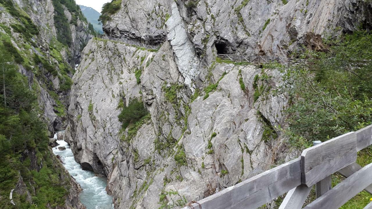 Haus Gartenheim Kals-am Großglockner Buitenkant foto